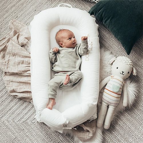 DockATot Deluxe + babynest - prestine white